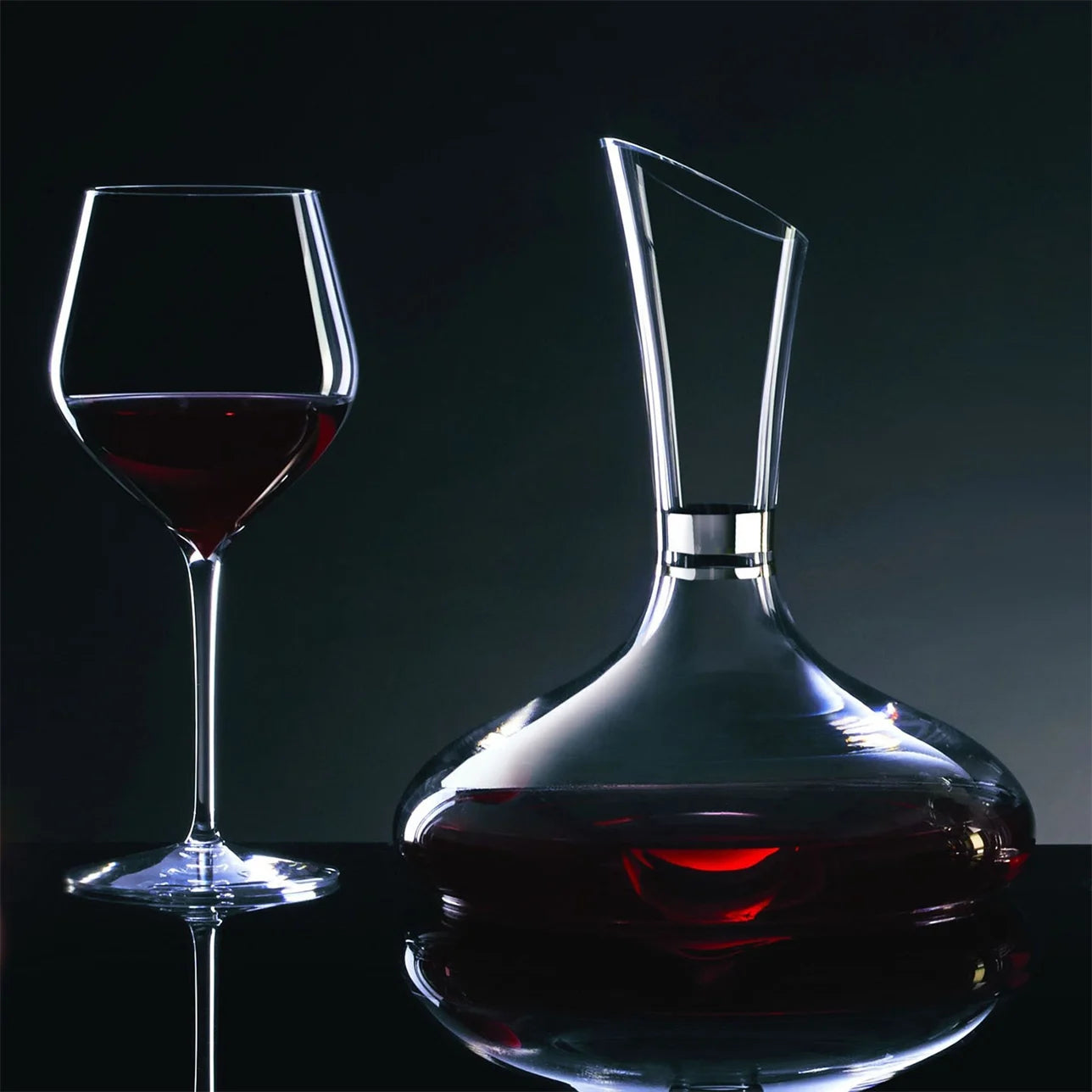 Elegance Carafe, 79oz