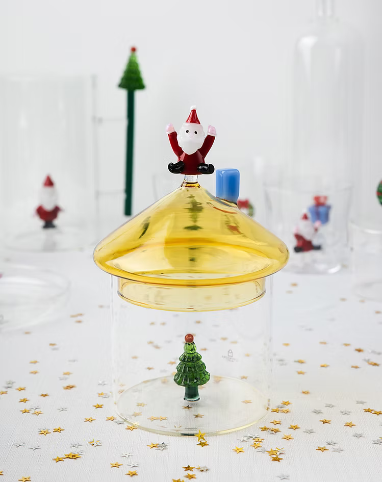 Box jumping Santa&Christmas tree