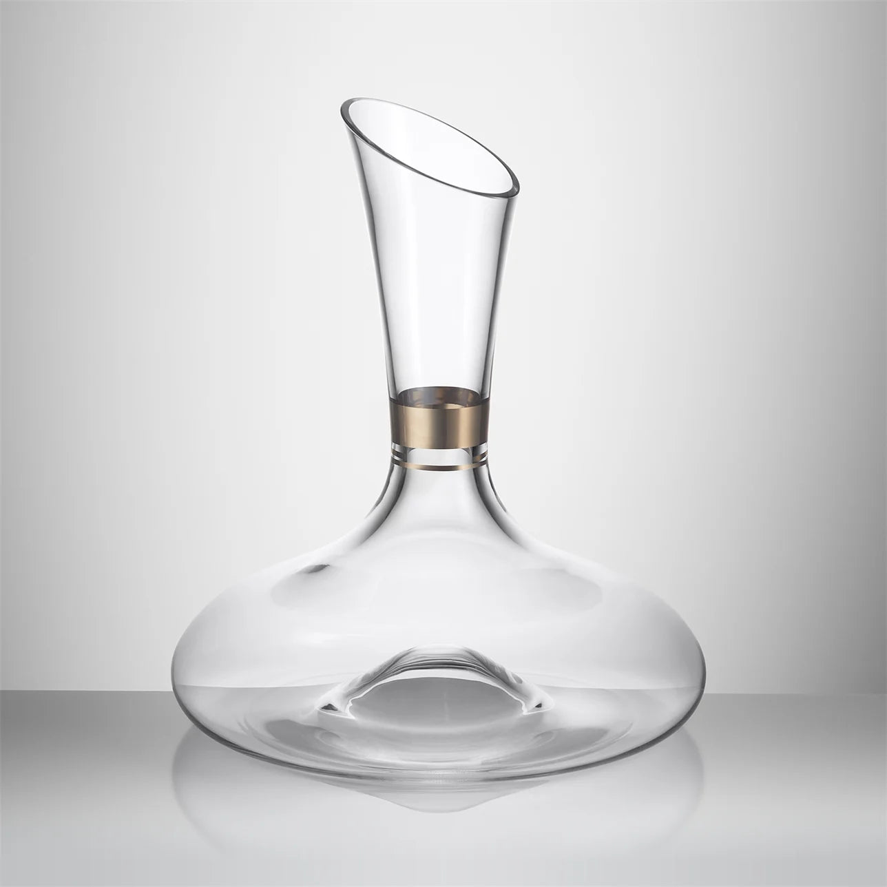 Elegance Carafe, 79oz